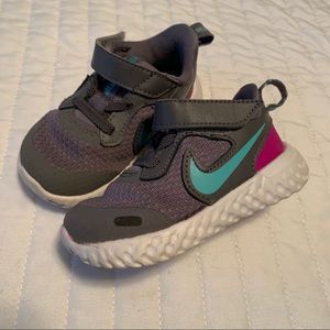 Nike girls sneakers